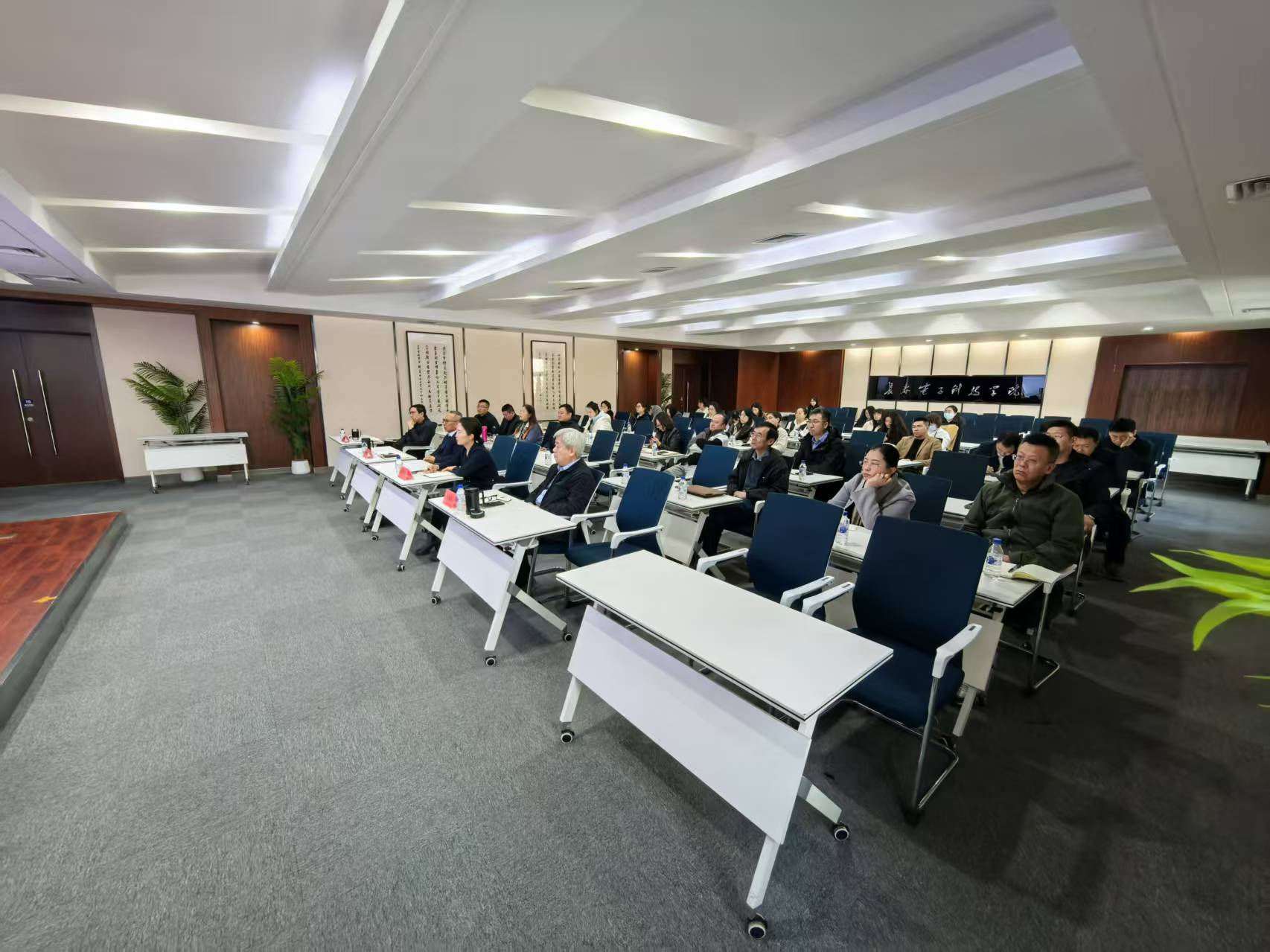 “以评促建”系列报道之一:我校召开本科教学合格评估工作交流研讨会——动员部署迎评工作 “以评促建”系列报道之一:我校召开本科教学合格评估工作交流研讨会——动员部署迎评工作